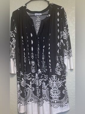 Serengeti Black and White Printed Tunic Top Size 1X